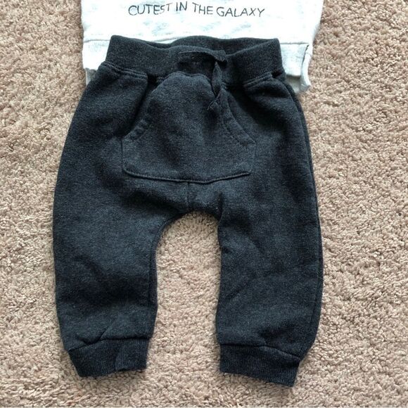 Star Wars Baby Yoda Two Piece Matching Set Sweatshirt Joggers Baby 0-3 Mos - Picture 5 of 11